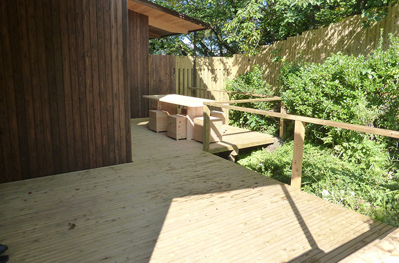 クロスポール構造の木格子＆フェンス、木べえさん。 4085角 格子フェンス。天然木ヒノキ