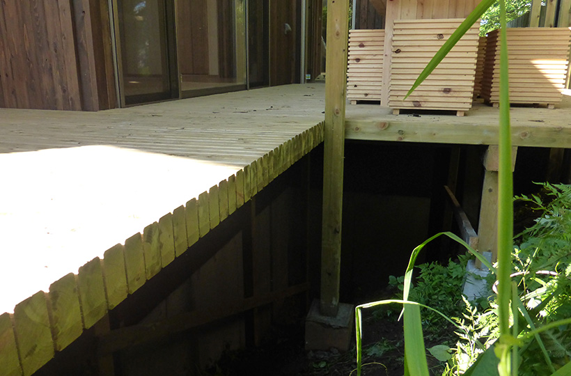 クロスポール構造の木格子＆フェンス、木べえさん。 4085角 格子フェンス。天然木ヒノキ