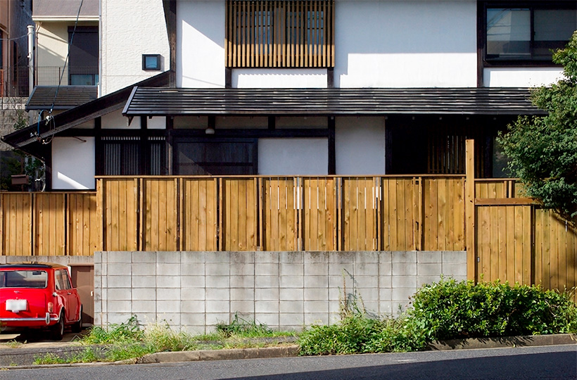 クロスポール構造の木格子＆フェンス、木べえさん。 4085角 格子フェンス。天然木ヒノキ