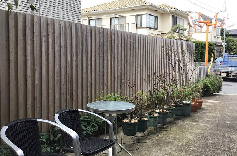 クロスポール構造の木格子＆フェンス、木べえさん。 4085角 格子フェンス。天然木ヒノキ