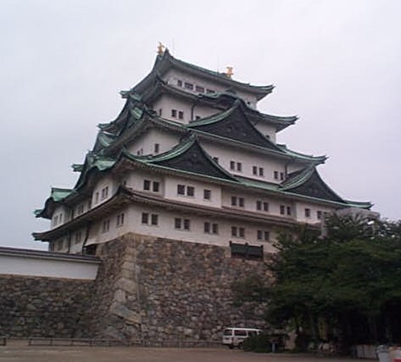 ���É���