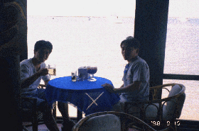 �C�݉�����BAR�Ő�ۂ�ł�