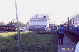 El Fuerte�̉w�ŁB�B