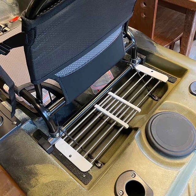 シート背面荷物置き
