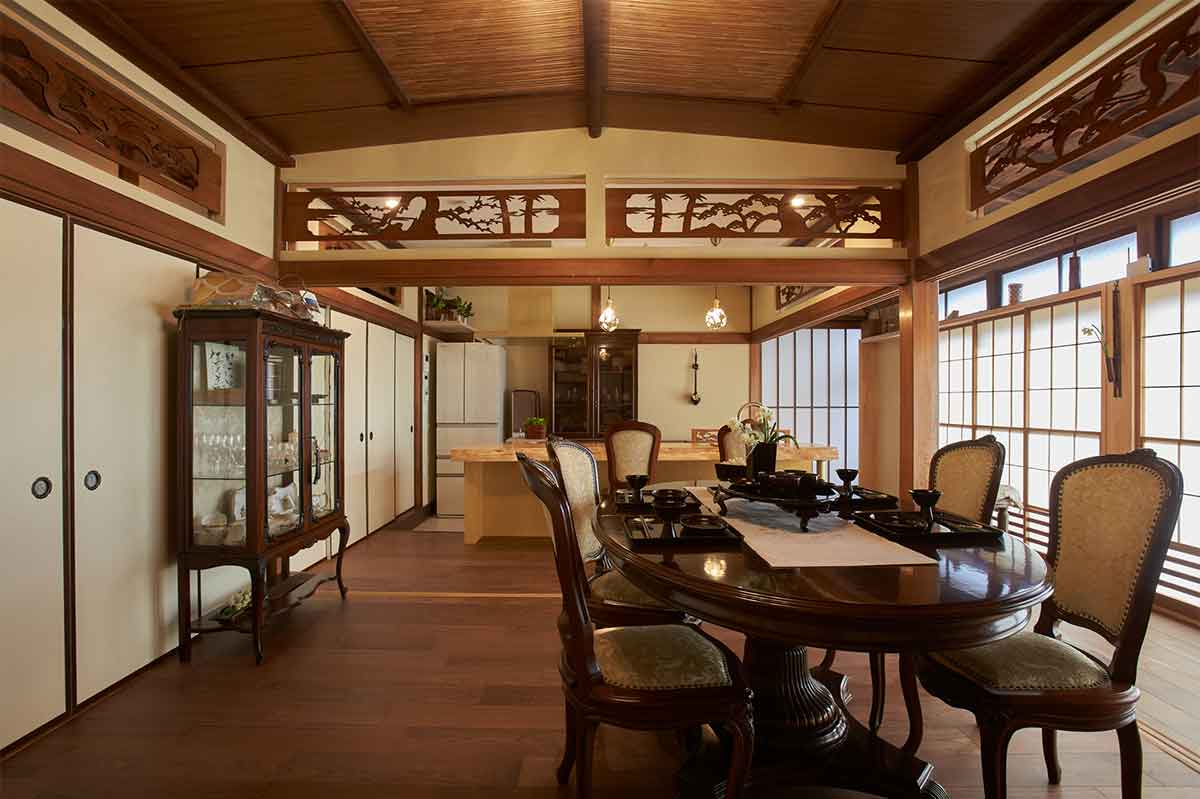 欄間と舟形天井