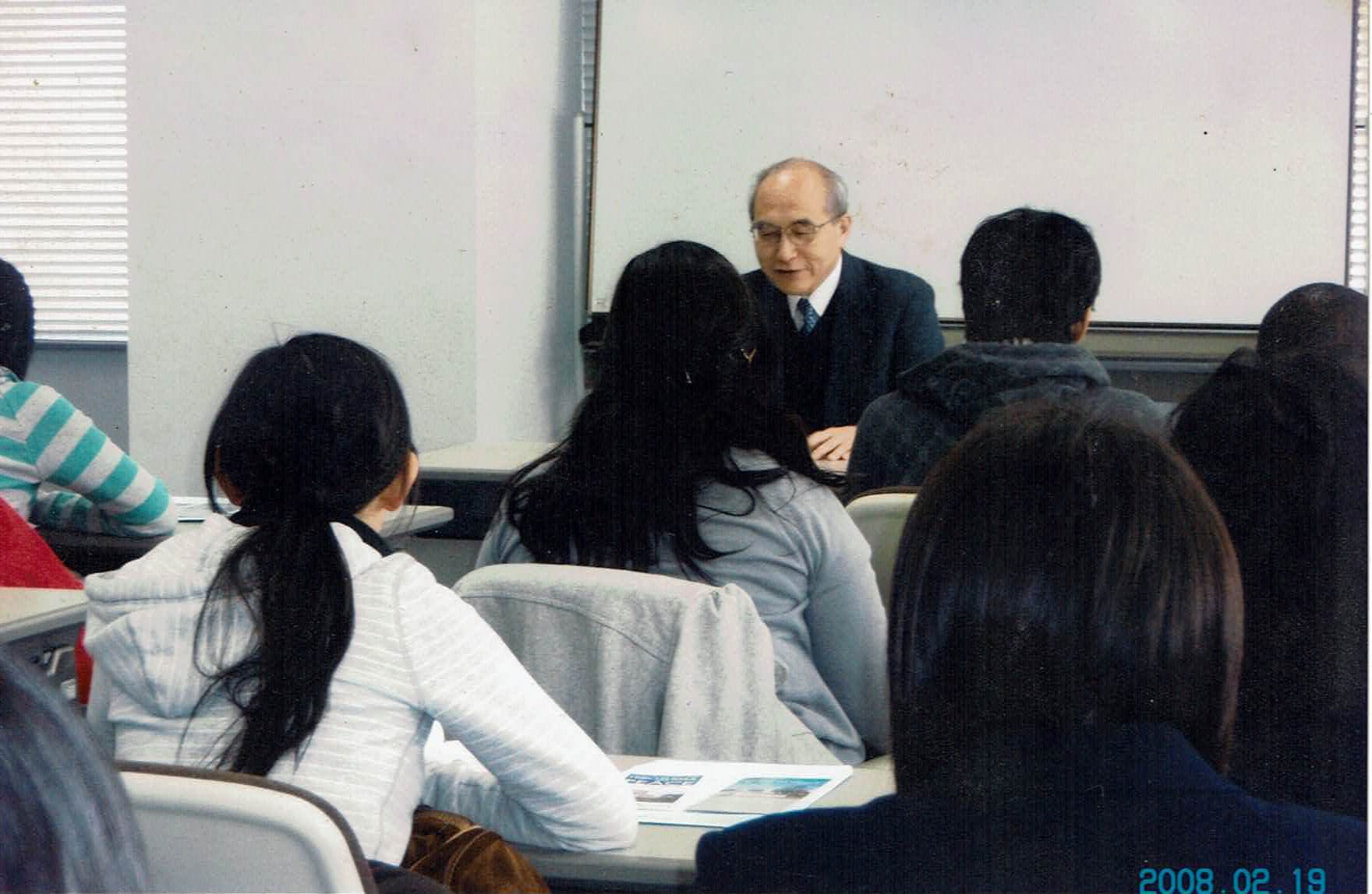 来所者に講義中
