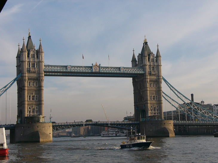 LONDON BRIDGE in UK@by Rcl  < 2003/12/10 >