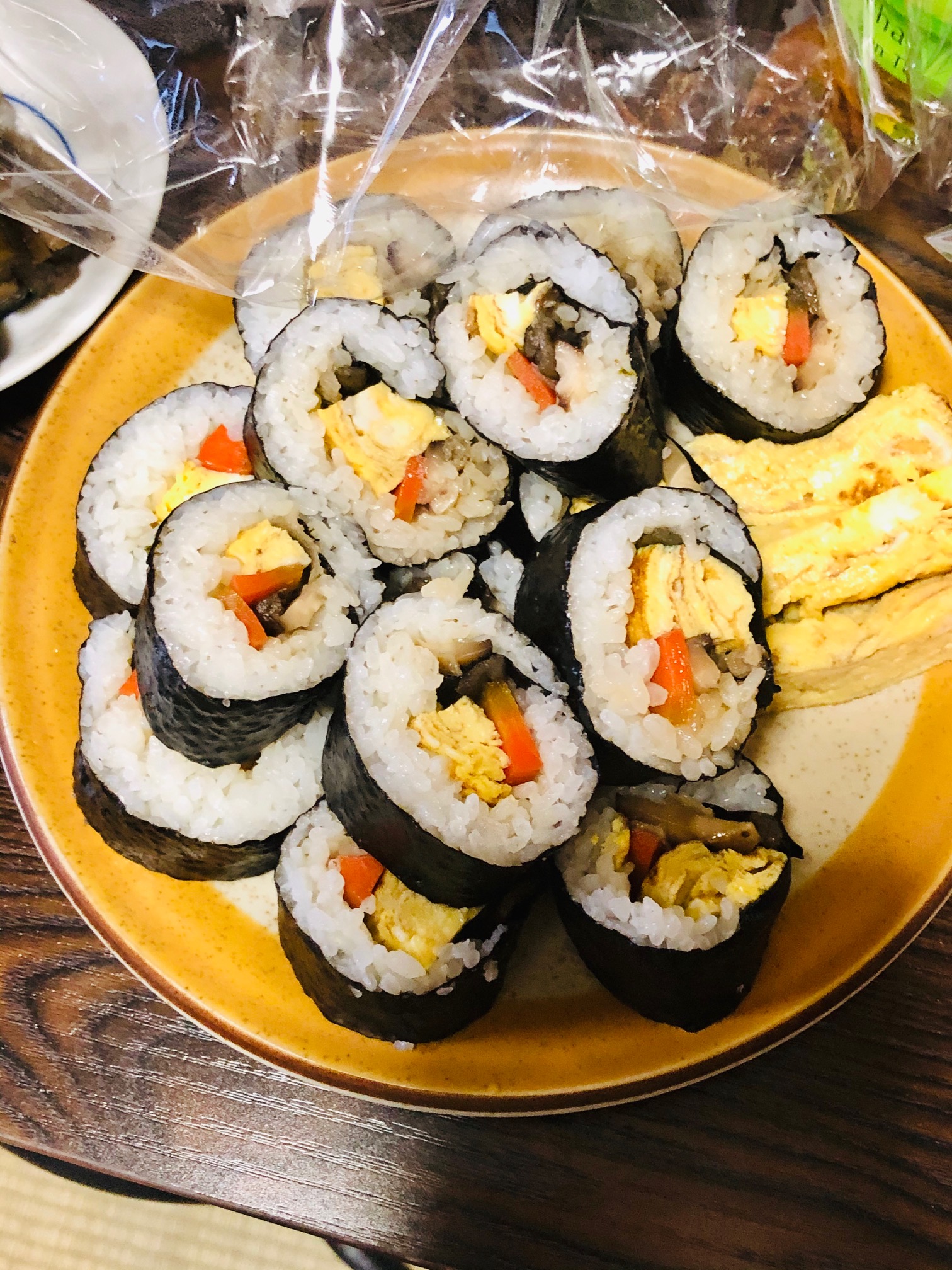 Norimaki (Sushi) Shimi-konnyku with seaweed roll