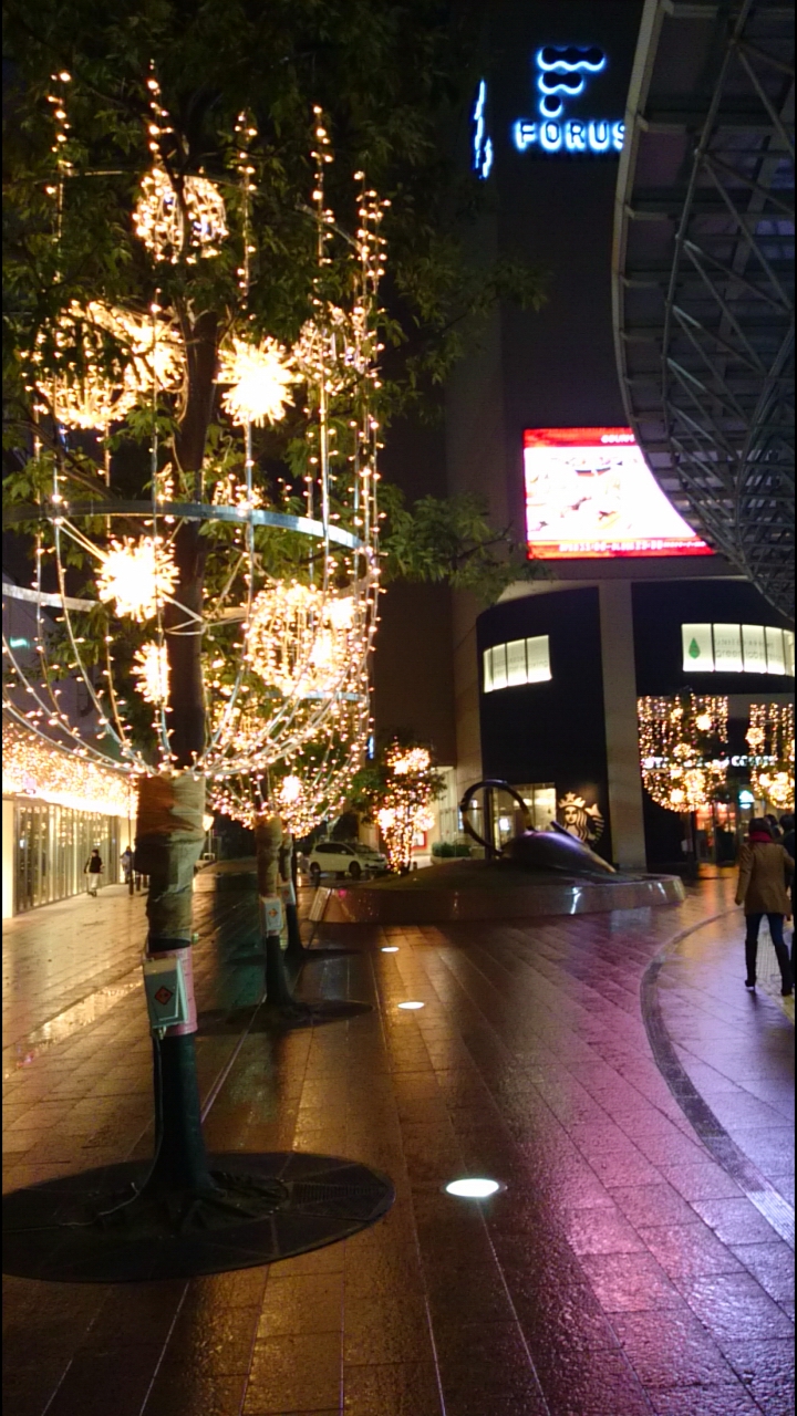 金沢駅東口フォーラス横イルミネーション