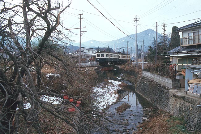 八木沢駅。非常に趣きのある木造駅舎でした。