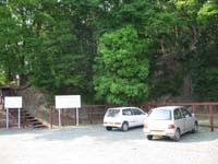 馬見岡凝灰岩露出地の駐車場