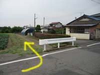 暗渠に沿って南へ進みます