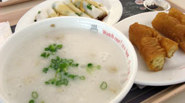 空港で朝食