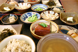 沖縄料理の「いじゅの花」